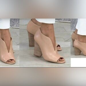 Vince Camuto Andrita Leather Block Heel Booties Size 7.5M